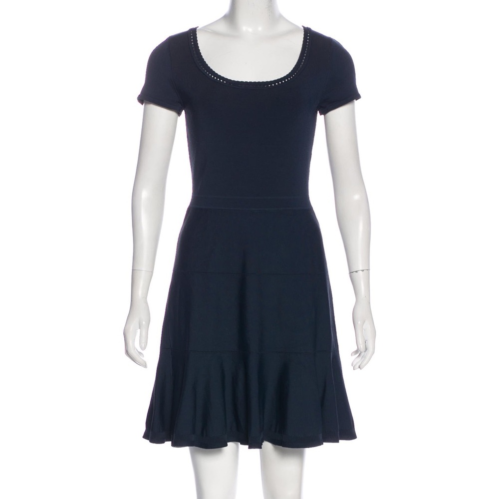 Diane Von Fustenberg navy ribbed knited dress- M/L